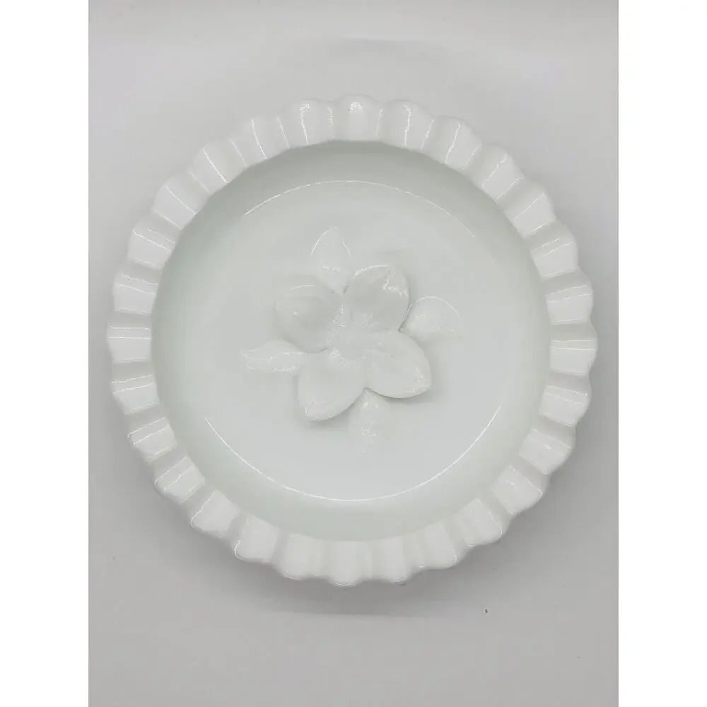 Fenton vintage white